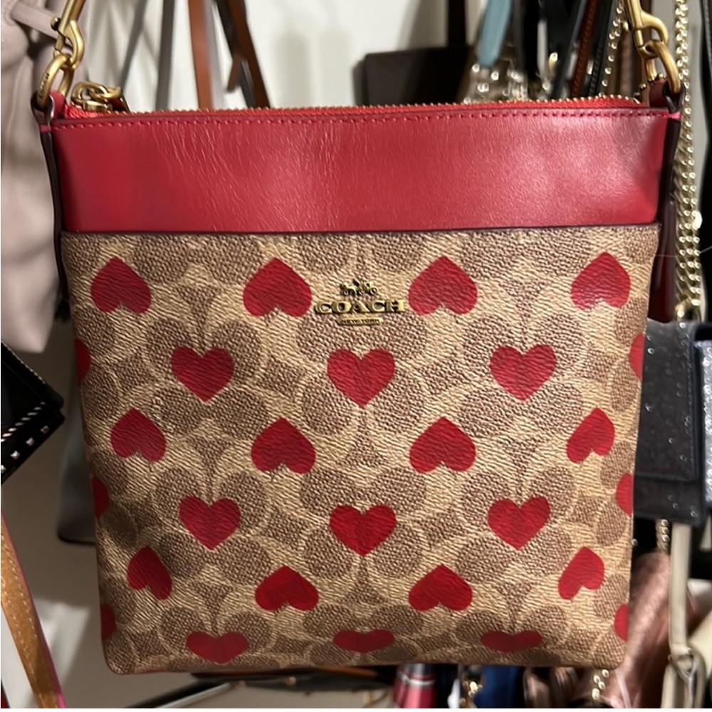 Coach Kitt Messenger Heart Monogram